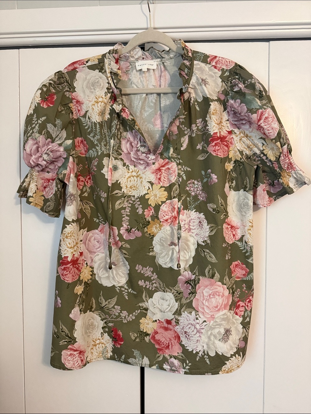 entro Olive Floral Ruffle Sleeve Blouse size XL